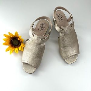 LIFE STRIDE Women’s Mona Heeled Gold Sandals-Size 8